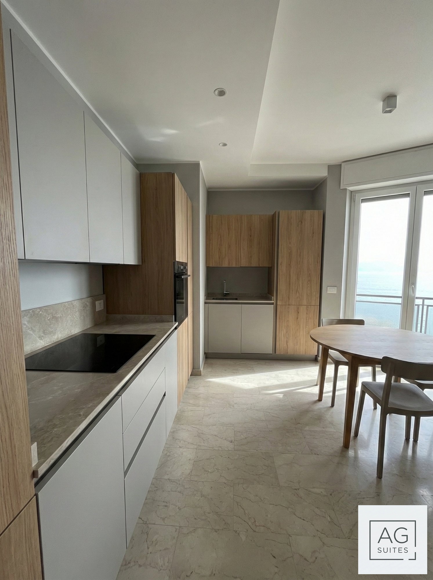 Naples Pearl Apartment kitchen